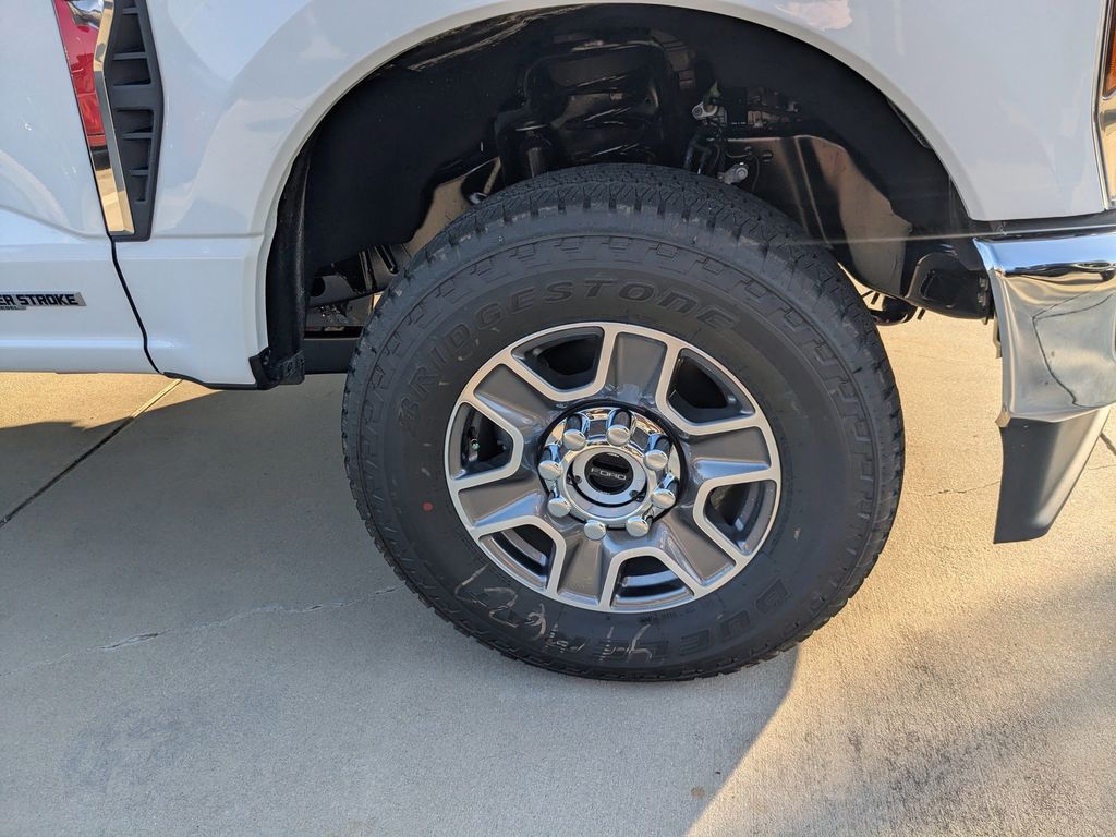 2025 Ford F-250 Lariat photo 10