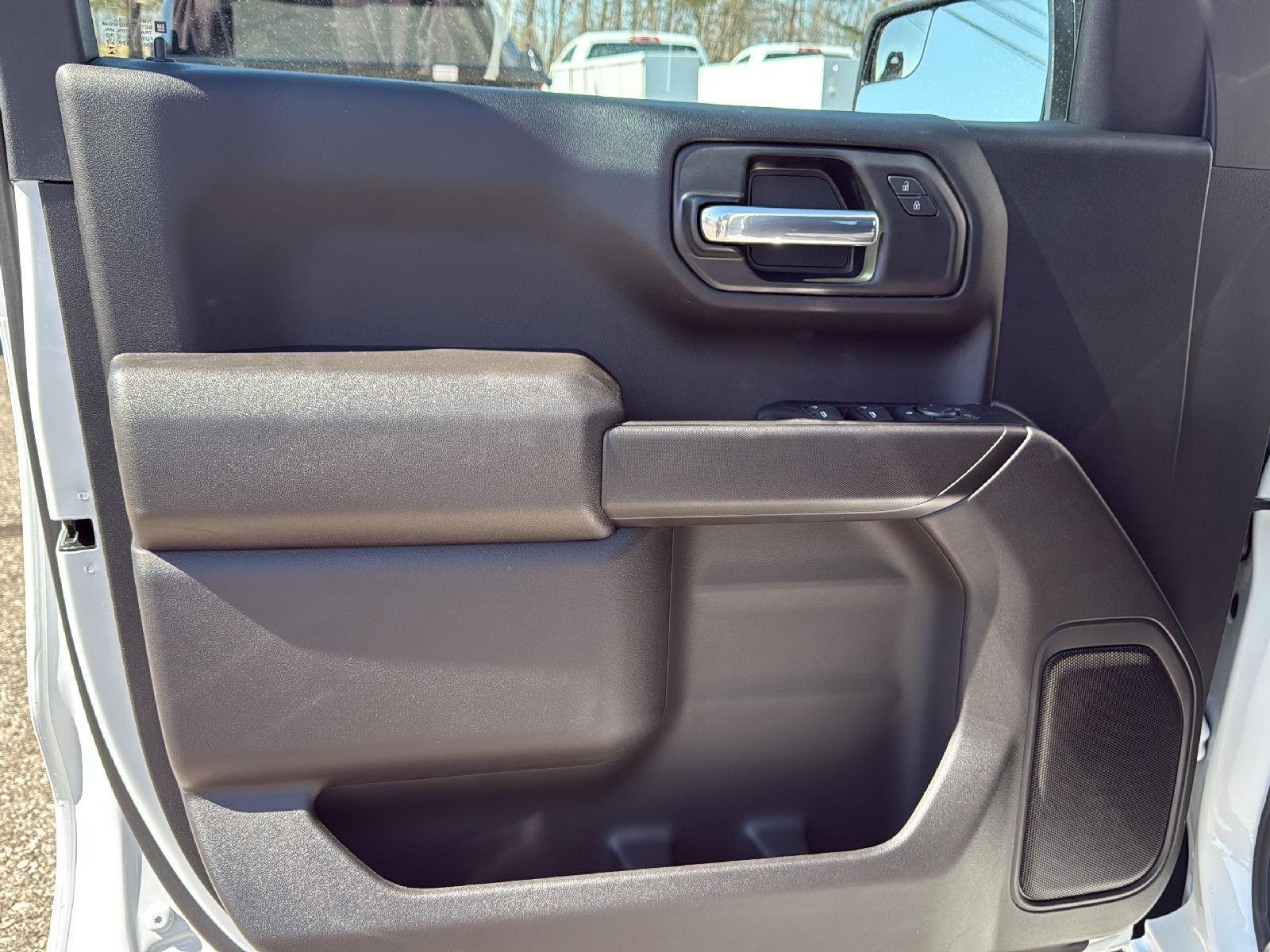 2025 Chevrolet Silverado 1500 photo 17