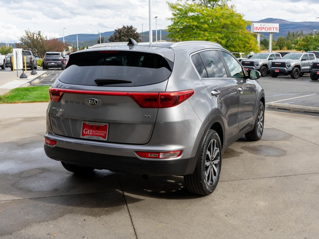 2017 Kia Sportage EX photo 3