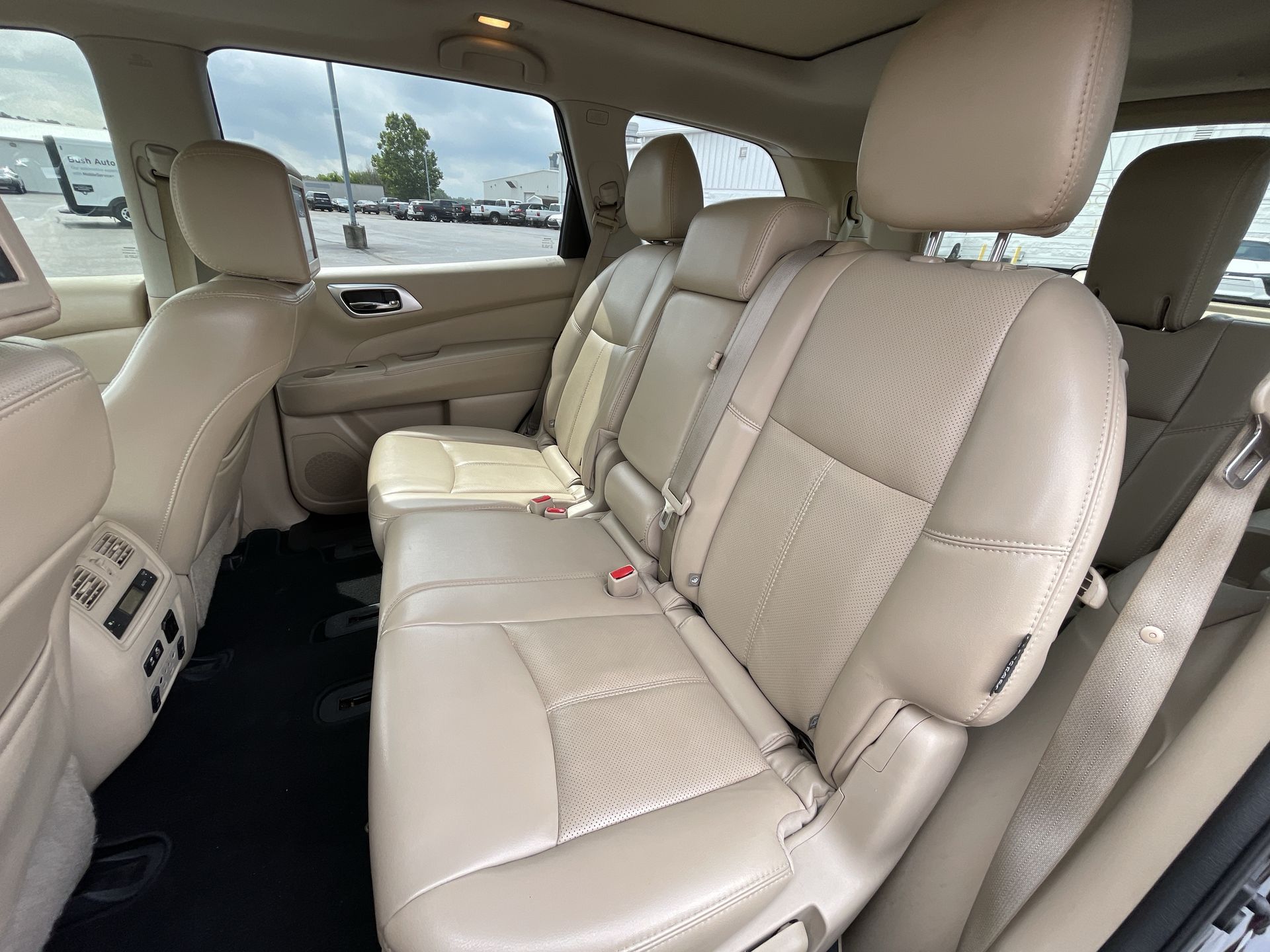 2019 Nissan Pathfinder Platinum photo 57