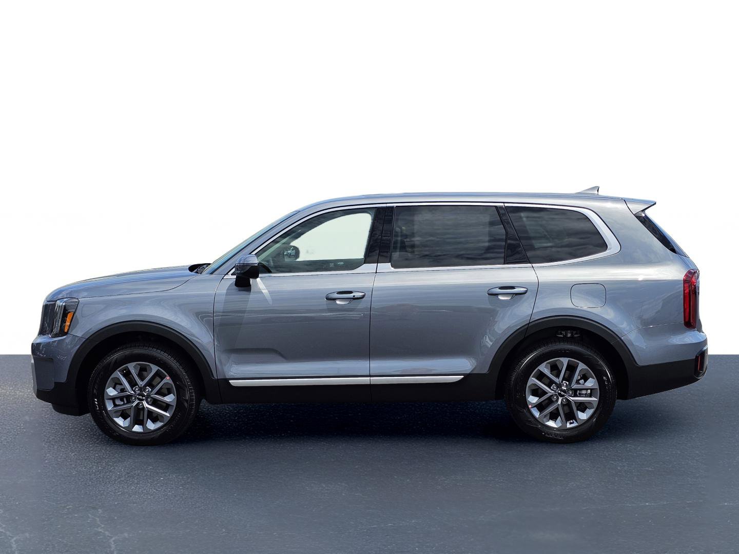 2025 Kia Telluride LX photo 12