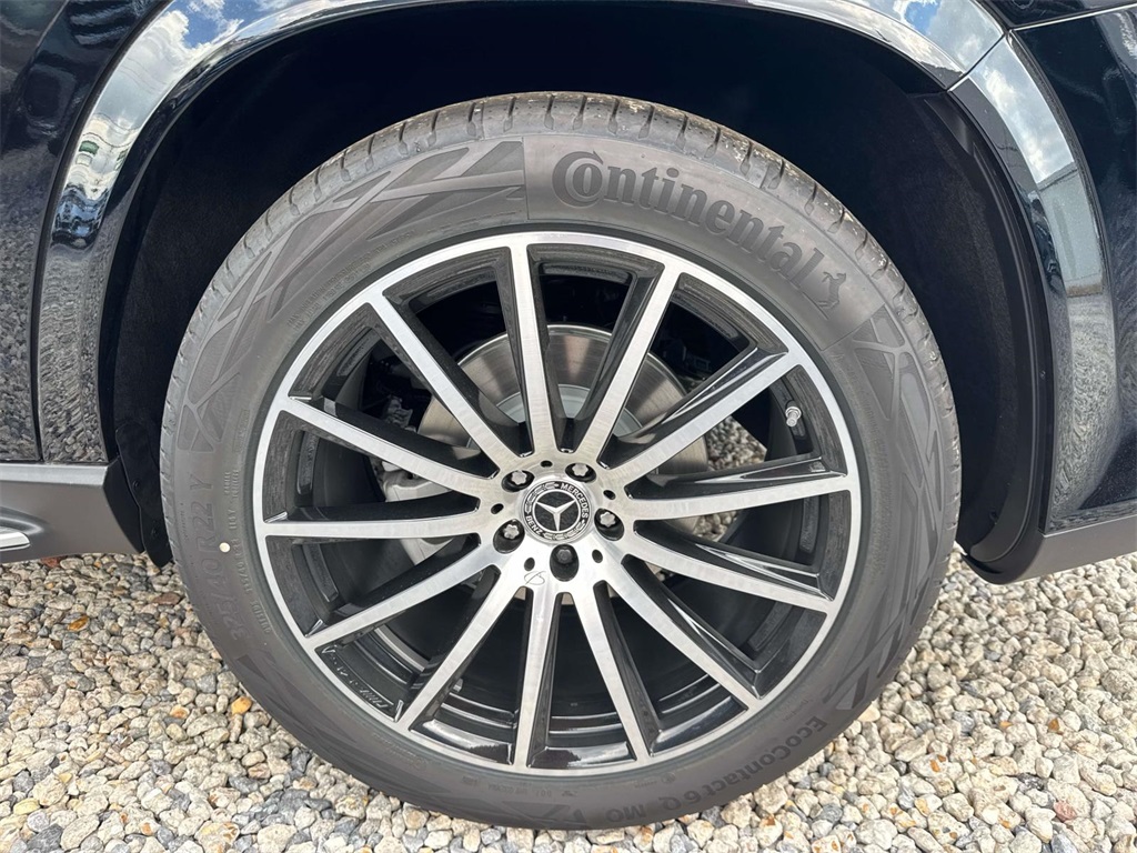 2026 Mercedes Benz GLS 580 4MATIC photo 3