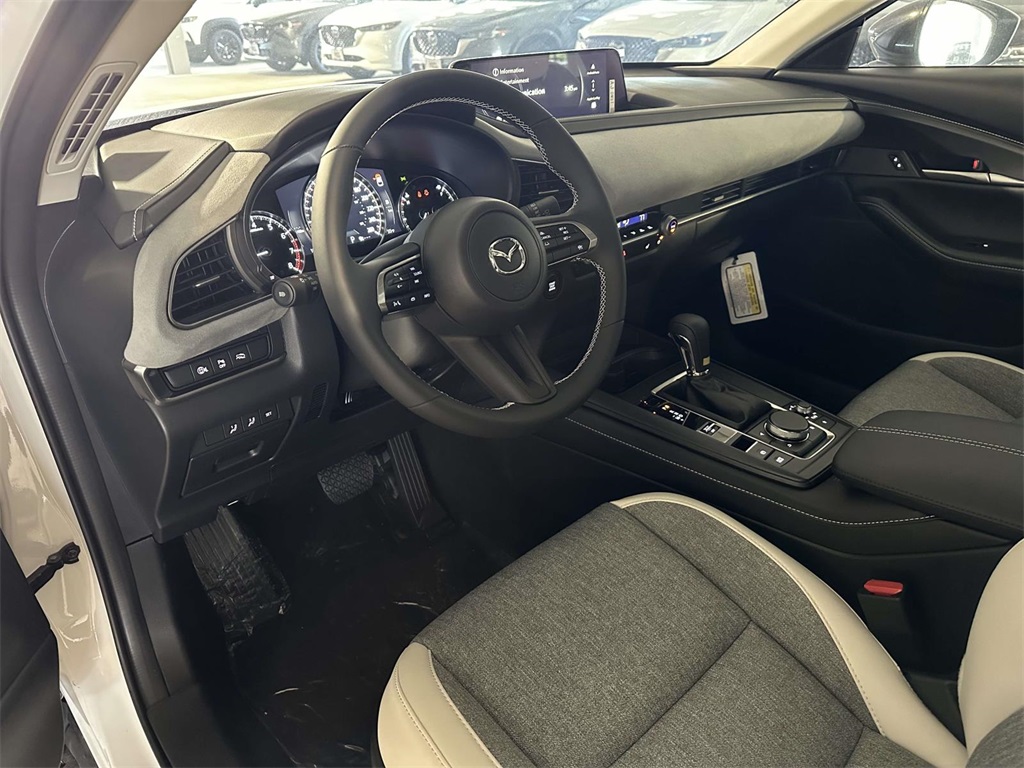 2026 Mazda CX-30 2.5 S Preferred photo 2