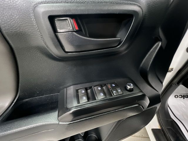 2016 Toyota Tacoma SR photo 17