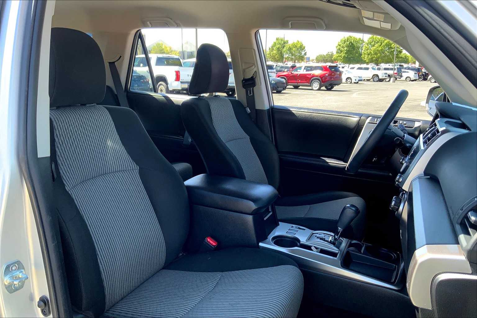 2023 Toyota 4Runner SR5 photo 7