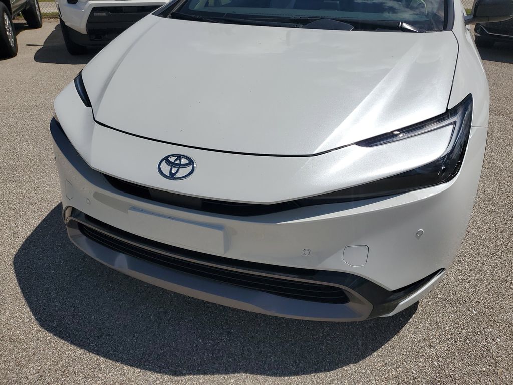2026 Toyota Prius XLE photo 10