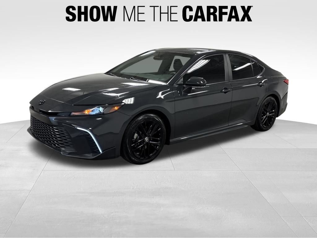 2025 Toyota Camry SE photo 3