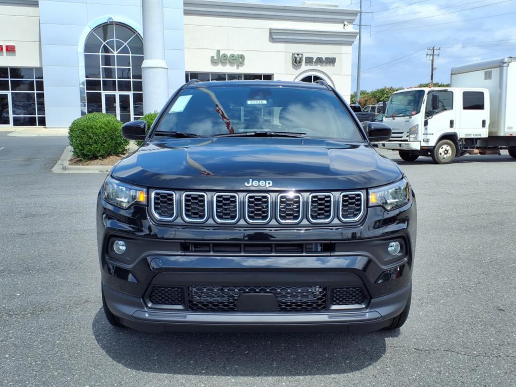 2025 Jeep Compass Latitude photo 2