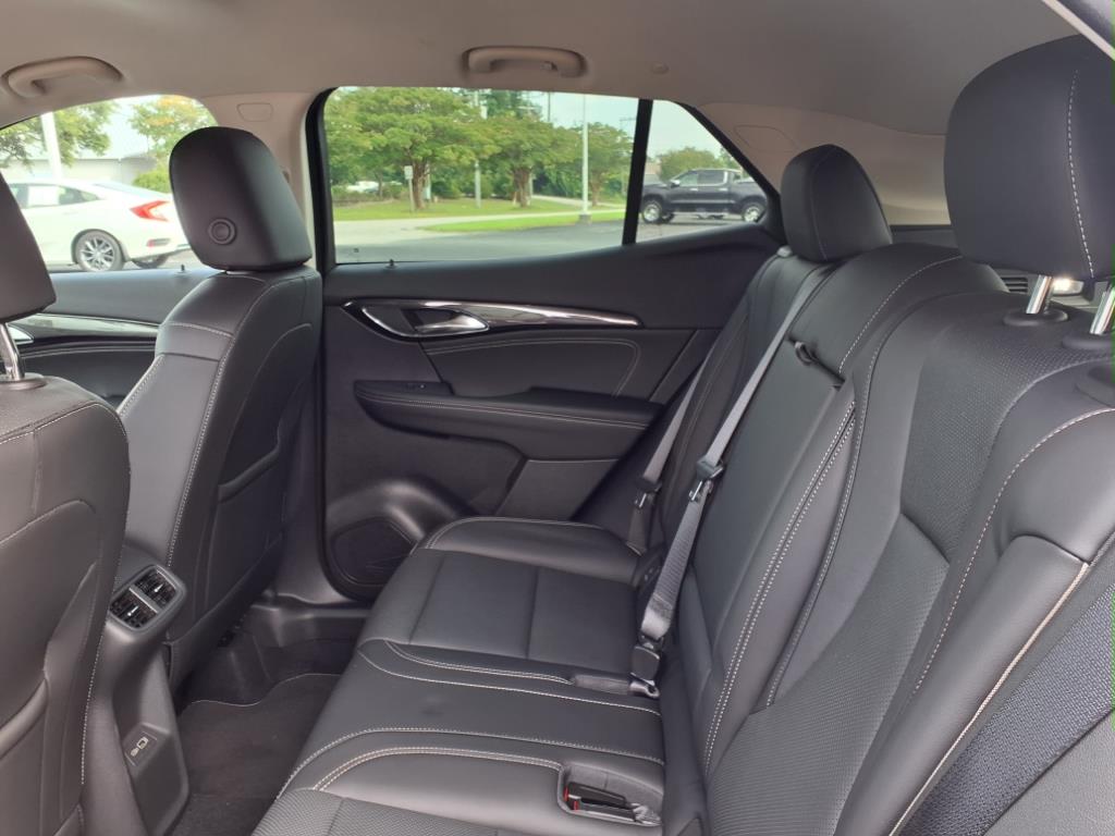 2022 Buick Envision Essence photo 10
