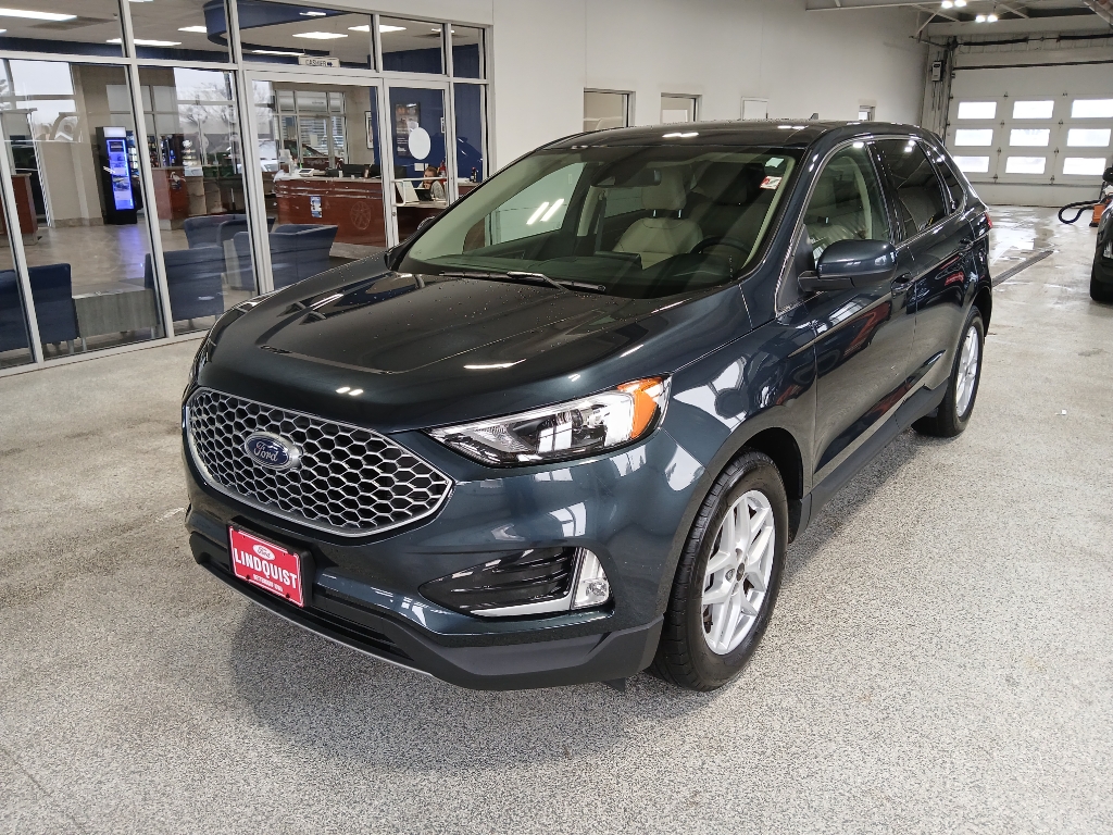2024 Ford Edge SEL photo 4
