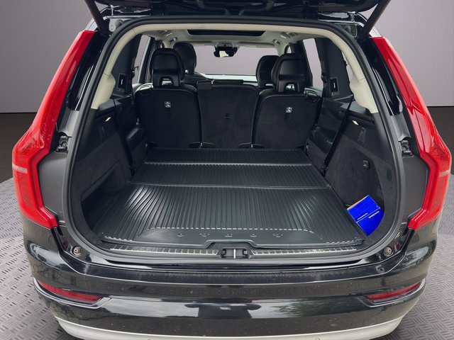 2022 Volvo XC90 T5 Momentum photo 20