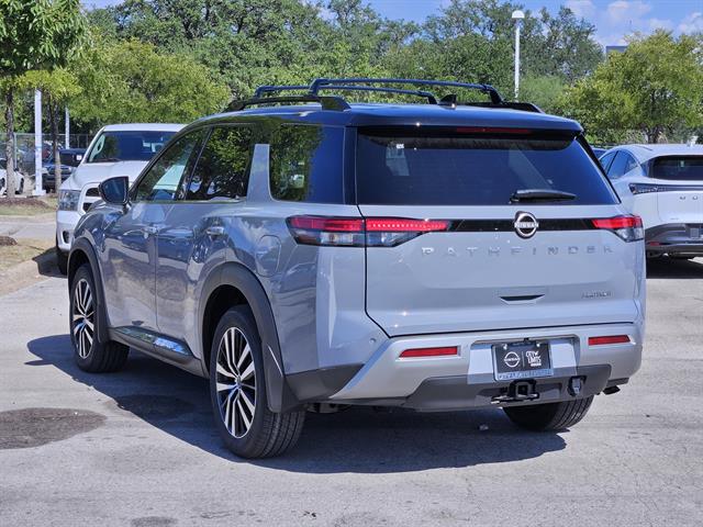2025 Nissan Pathfinder Platinum photo 4