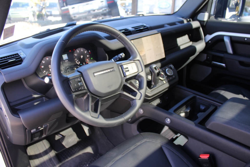 2024 Land Rover Defender Outbound photo 4