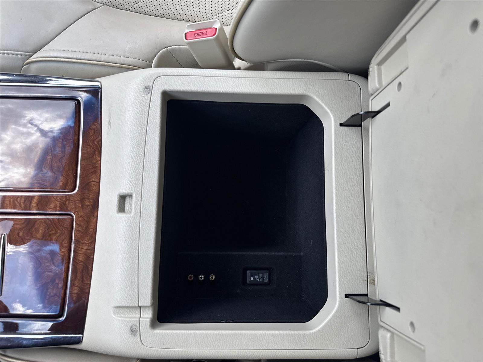 2017 Infiniti QX80 photo 18