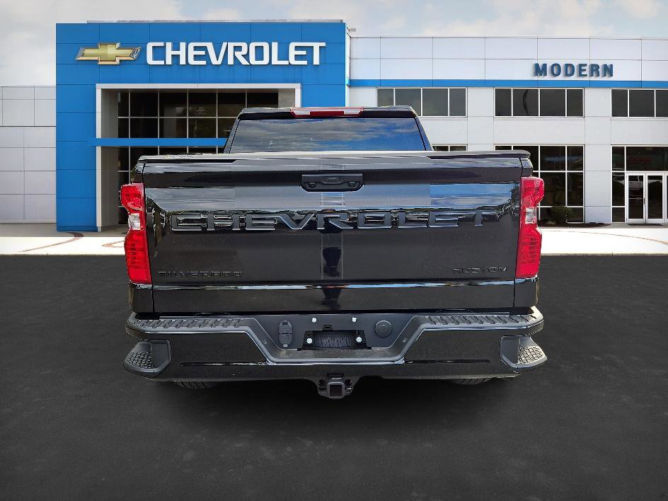 2026 Chevrolet Silverado 1500 Custom photo 3