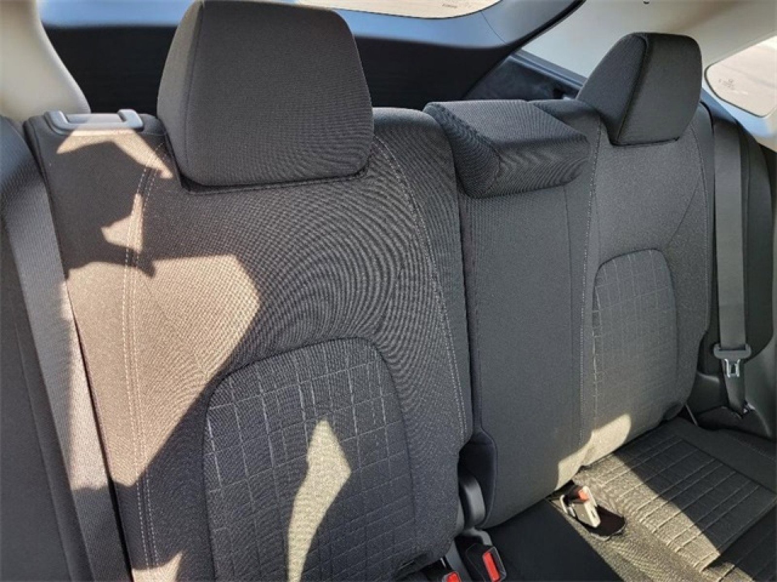 2025 Honda HR-V LX photo 8