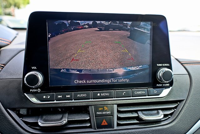 2021 Nissan Altima 2.5 SR photo 3