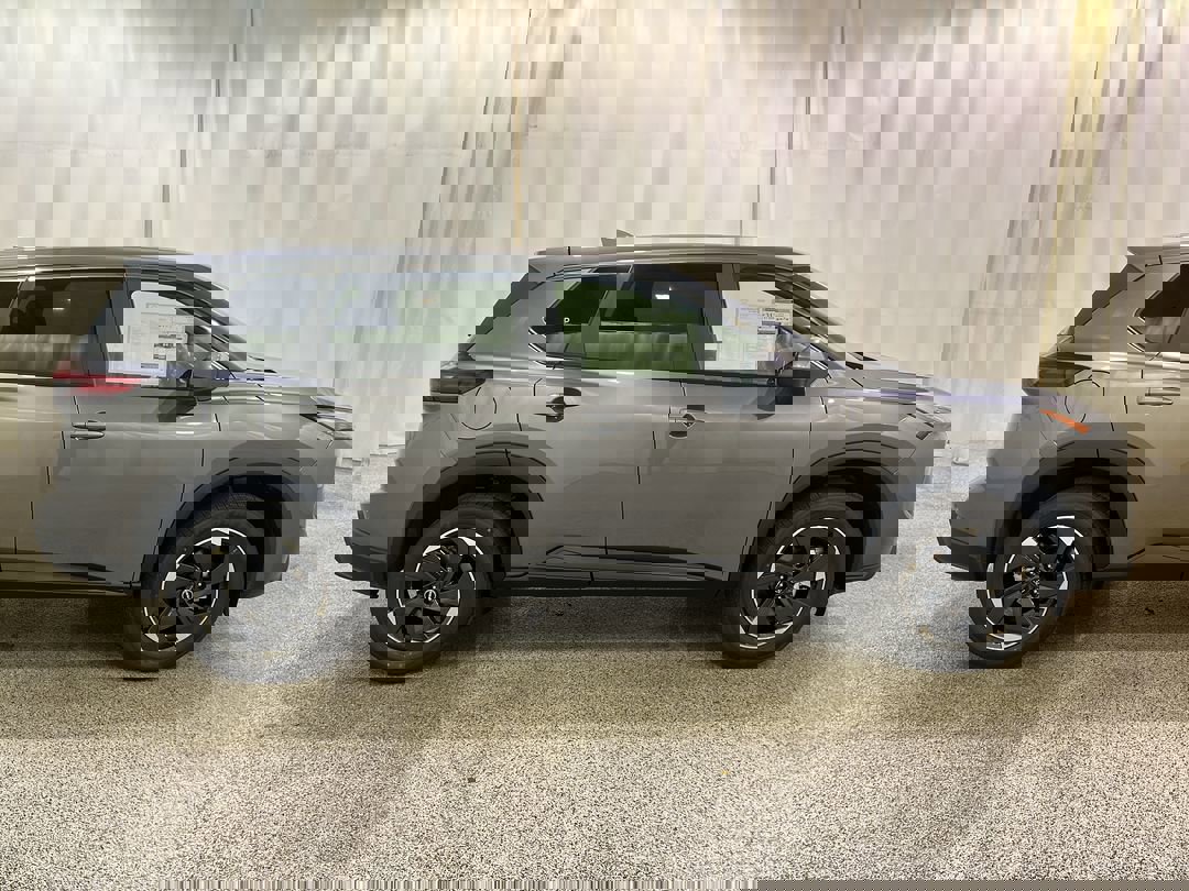 2026 Nissan Rogue SV photo 3