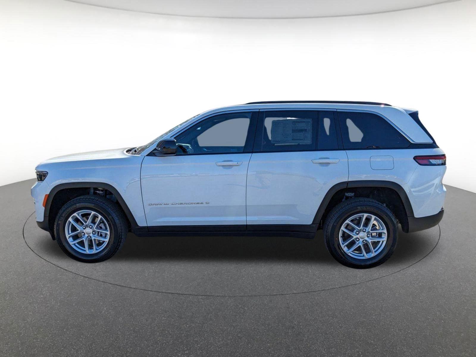 2025 Jeep Grand Cherokee Laredo X photo 5