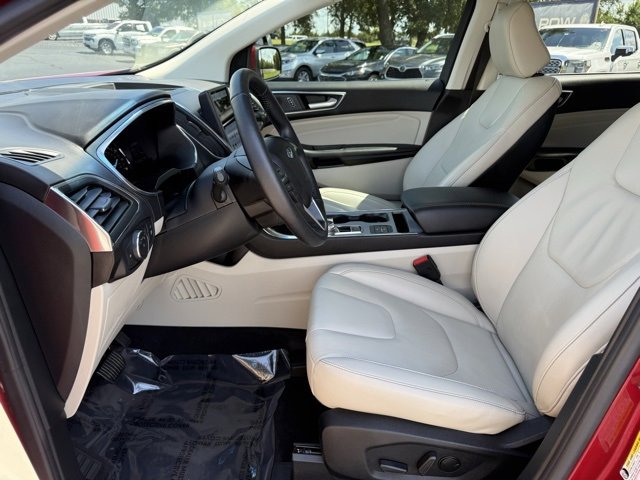 2021 Ford Edge Titanium photo 16