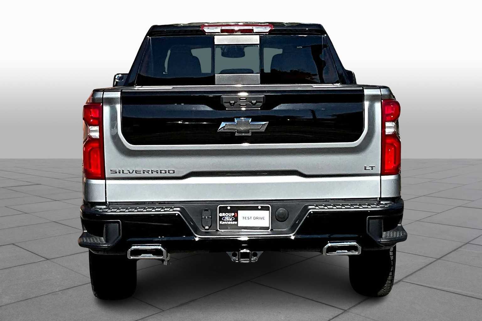 2025 Chevrolet Silverado 1500 LT Trail Boss photo 3