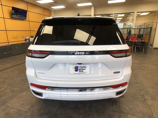 2024 Jeep Grand Cherokee Overland photo 5