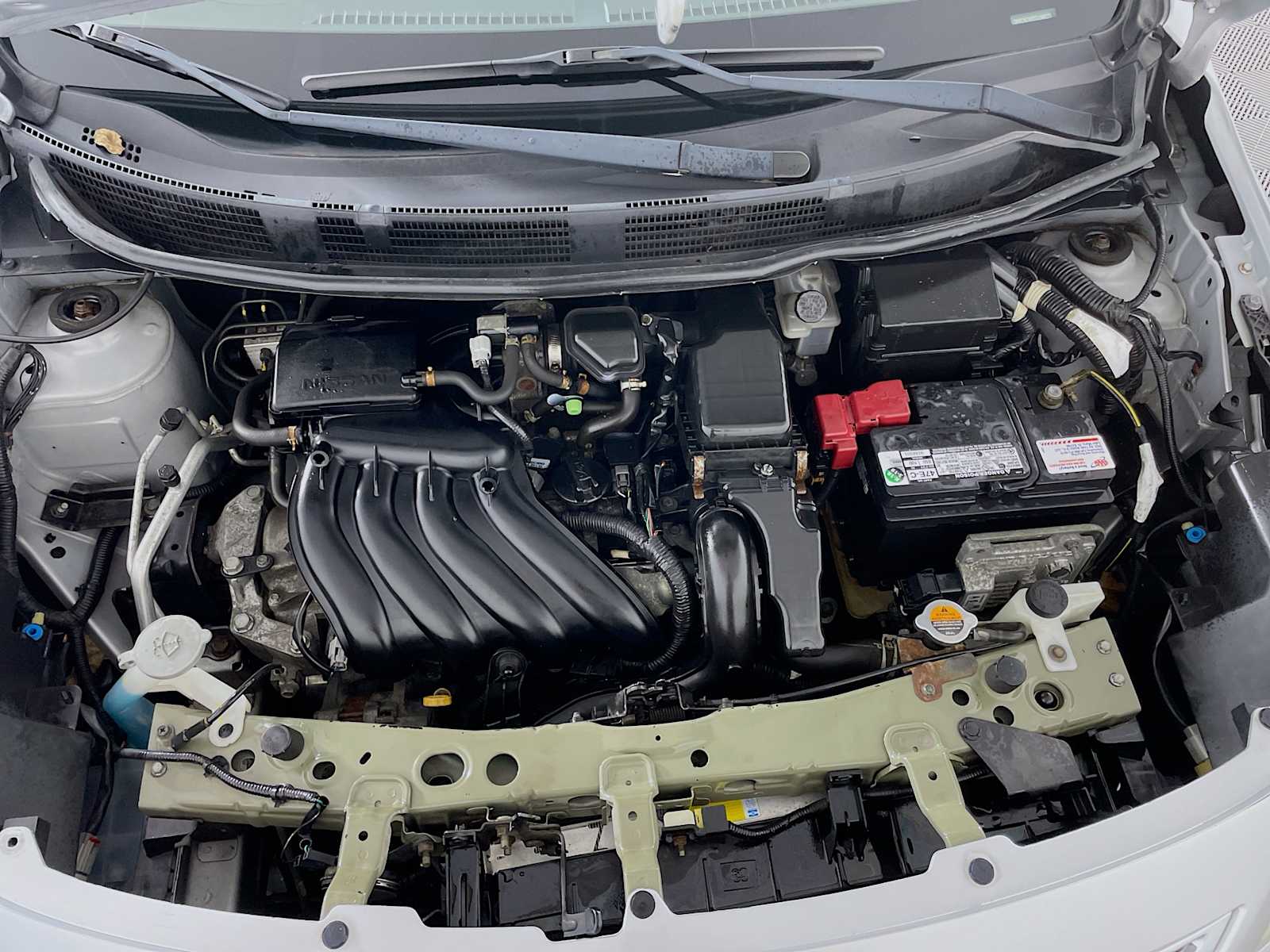 2012 Nissan Versa SV photo 25