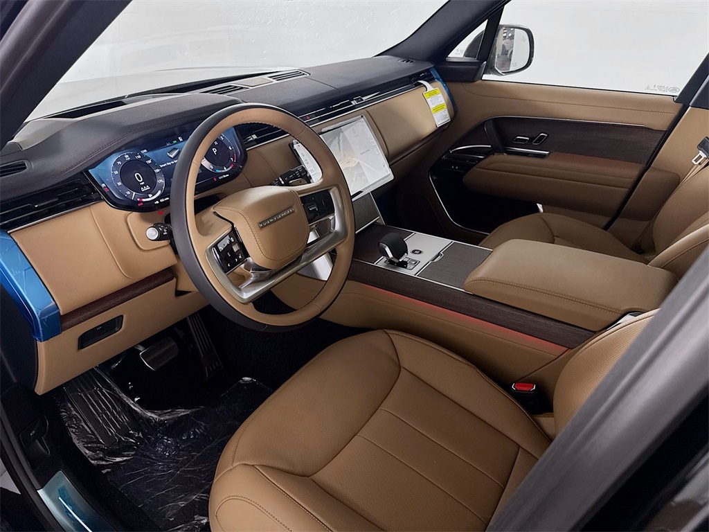 2025 Land Rover Range Rover SE photo 5