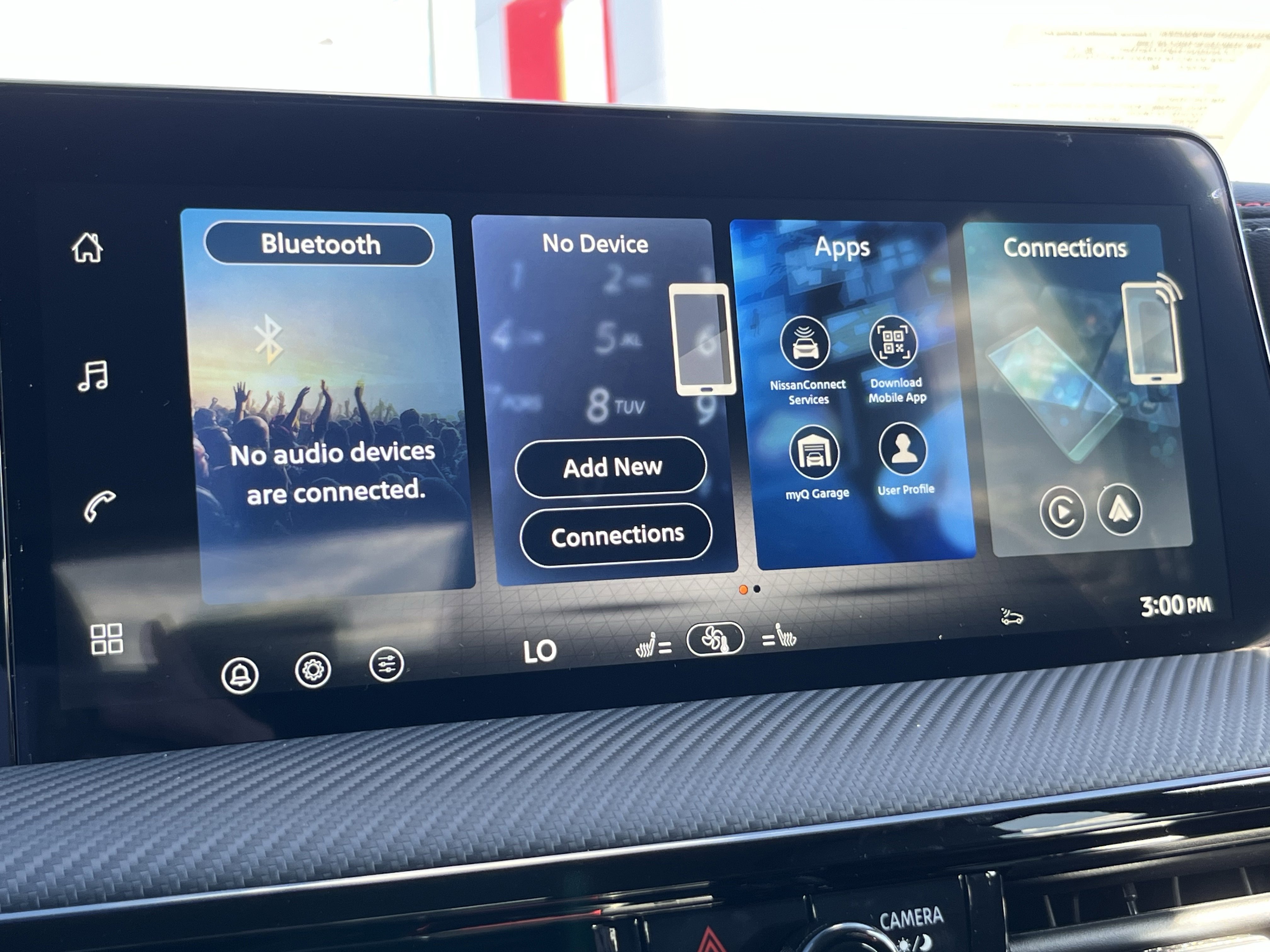 2026 Nissan Kicks SR photo 3