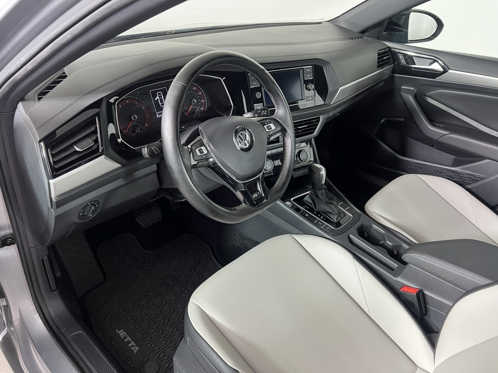 2020 Volkswagen Jetta SE R-Line photo 4