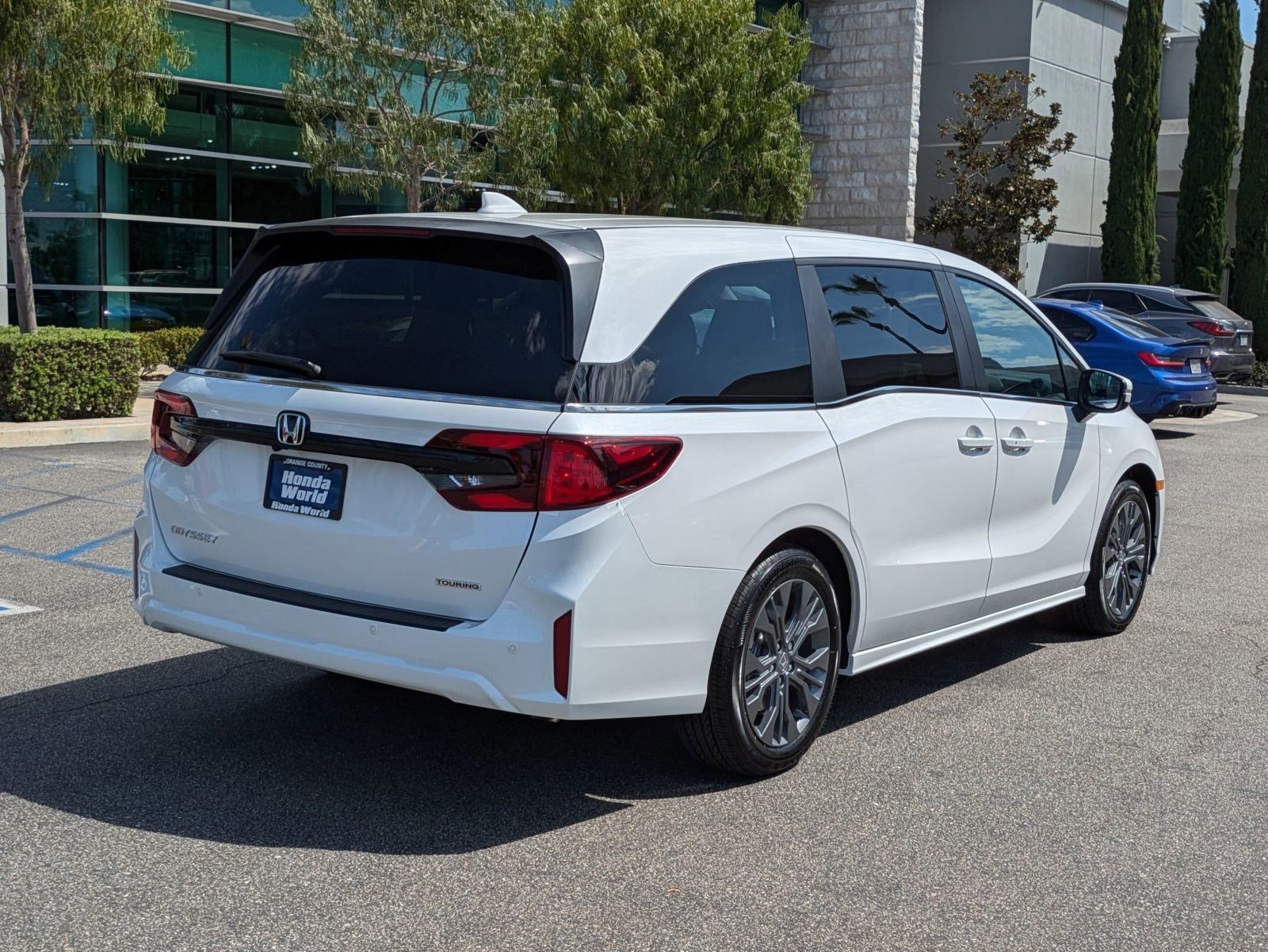 2026 Honda Odyssey Touring photo 4