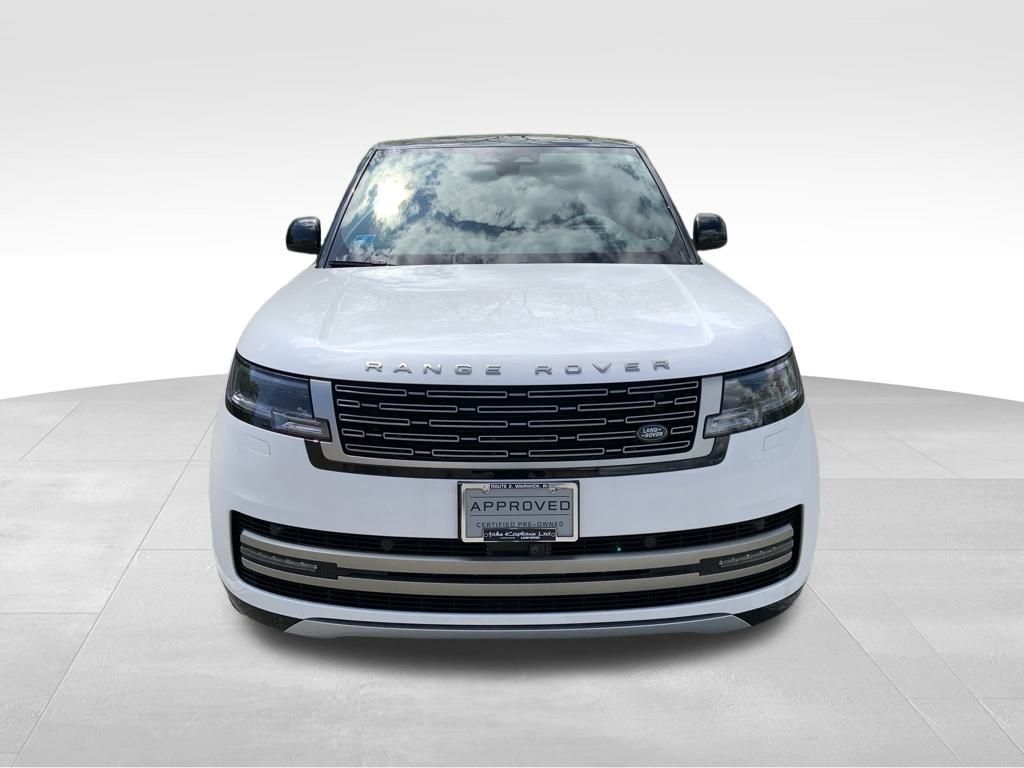 2024 Land Rover Range Rover SE photo 2