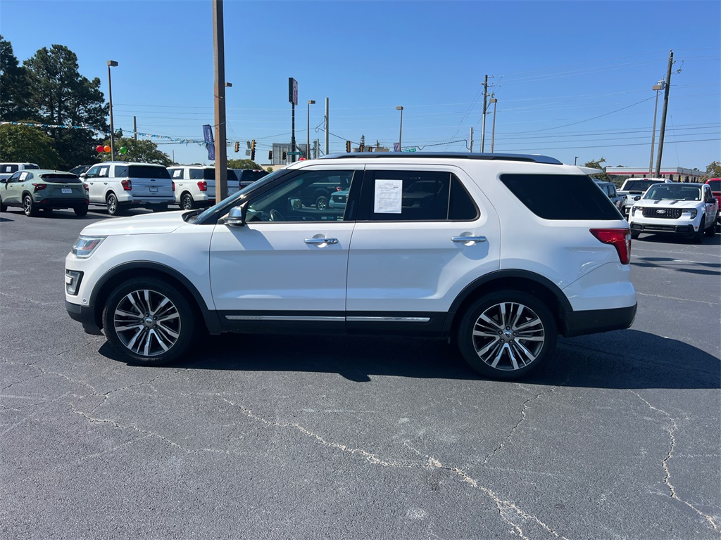 2017 Ford Explorer Platinum photo 3