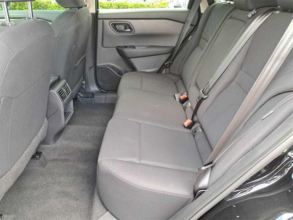 2024 Nissan Rogue S photo 12