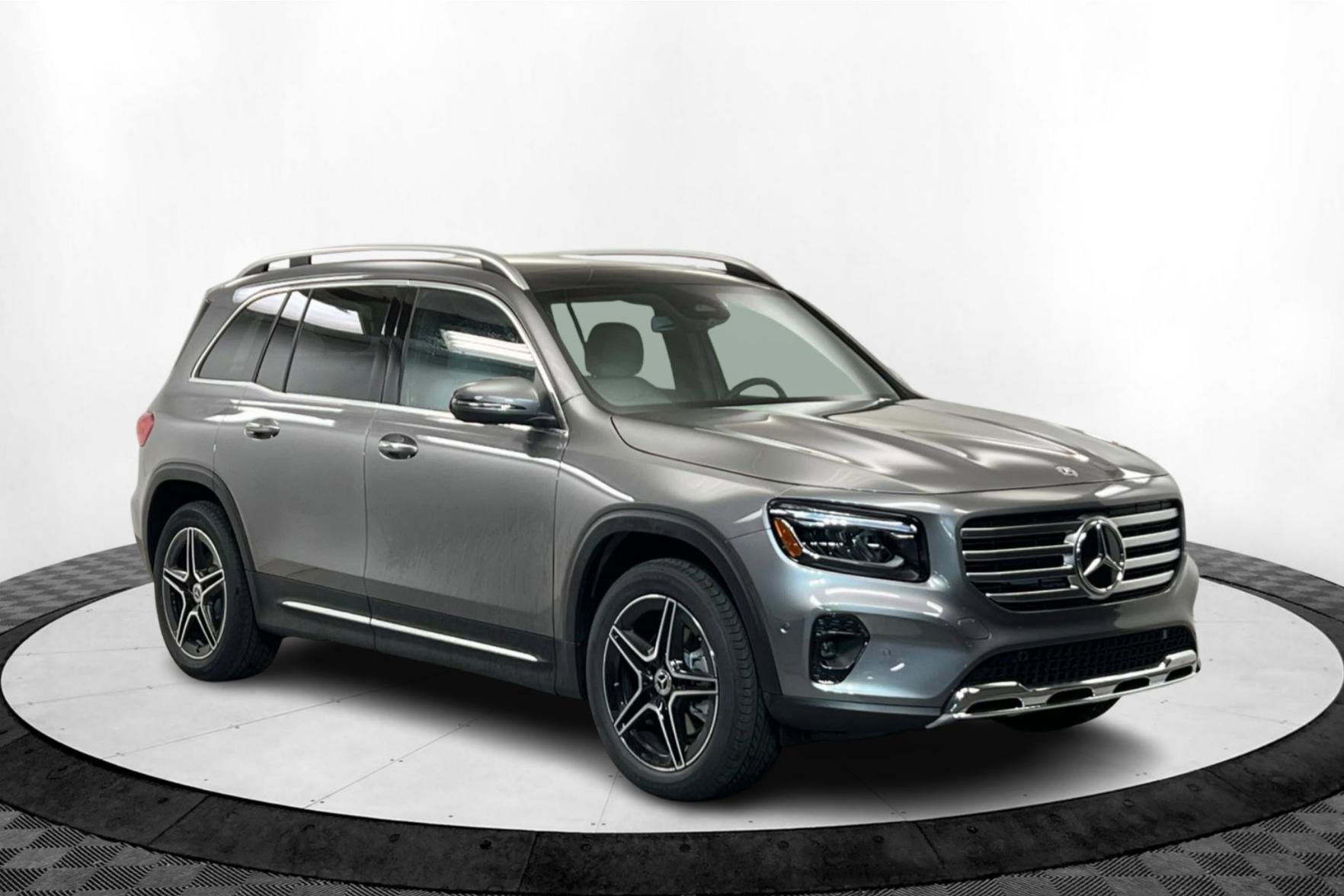 2026 Mercedes Benz GLB 250 4MATIC photo 6