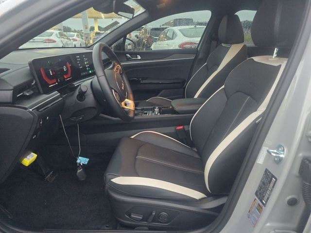 2025 Kia K5 GT-Line photo 2
