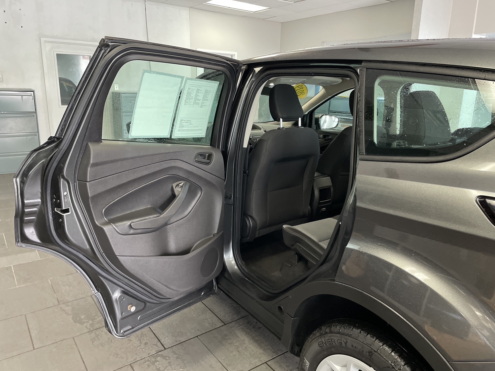 2019 Ford Escape S photo 25