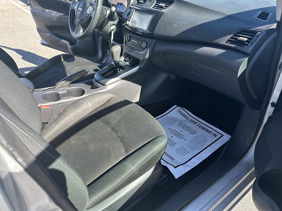 2019 Nissan Sentra S photo 16