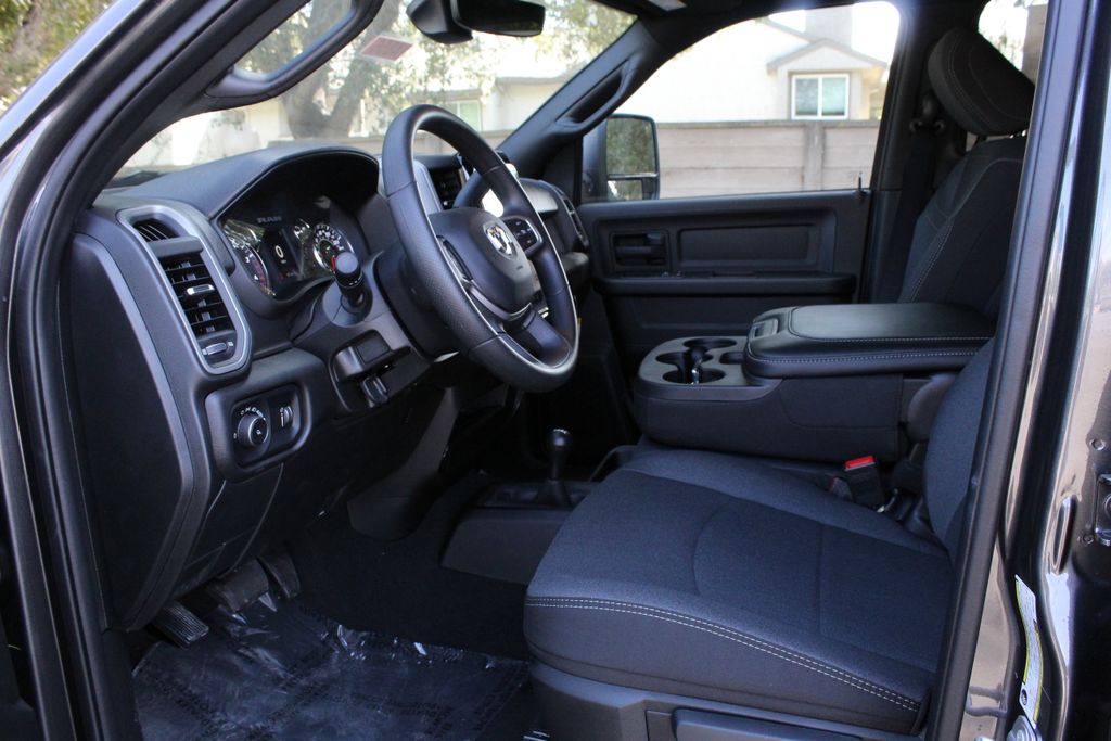 2024 Ram 2500 Tradesman photo 4