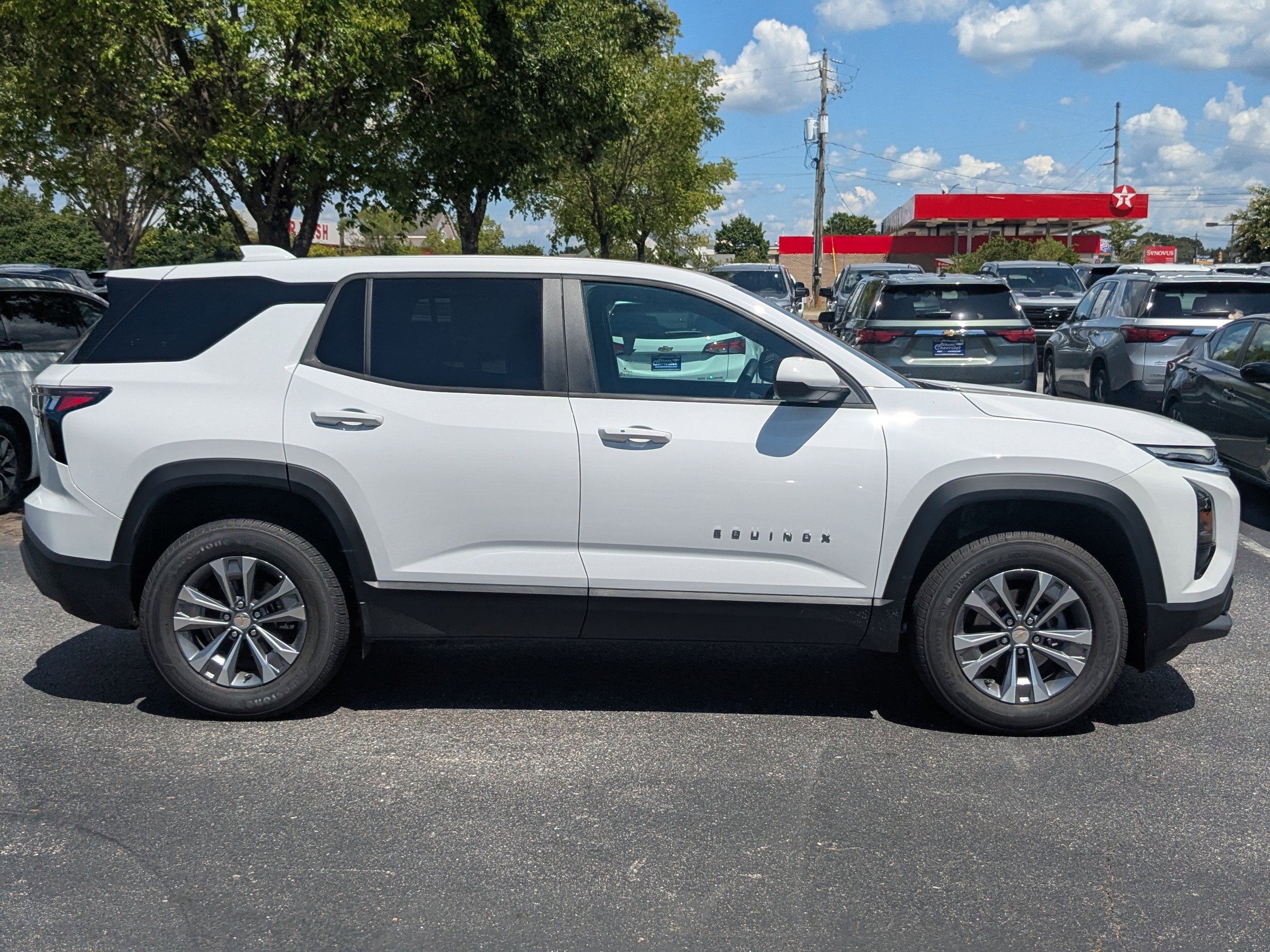 2026 Chevrolet Equinox LT photo 3