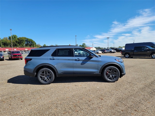 2025 Ford Explorer ST-Line photo 3