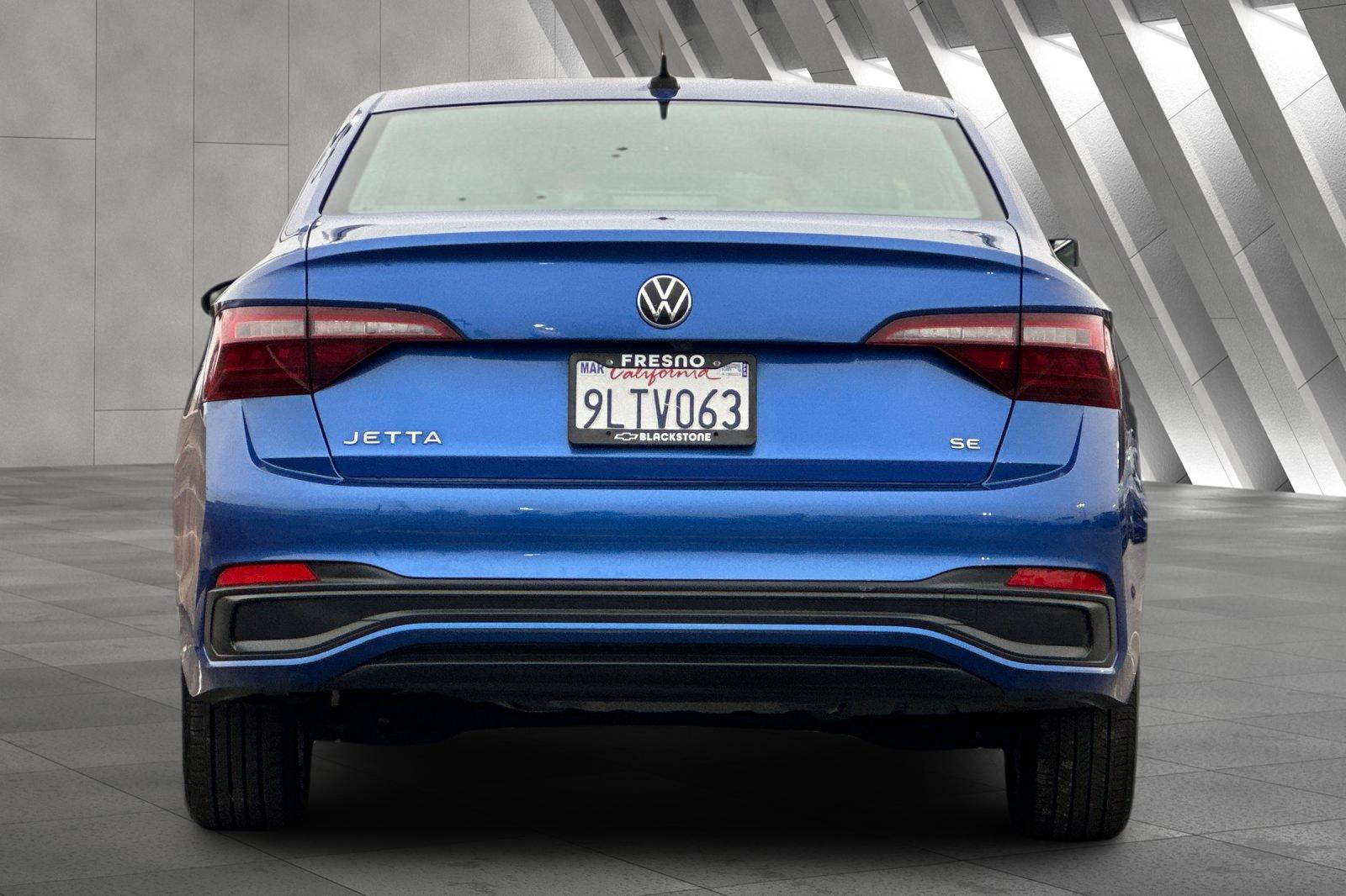 2024 Volkswagen Jetta SE photo 3