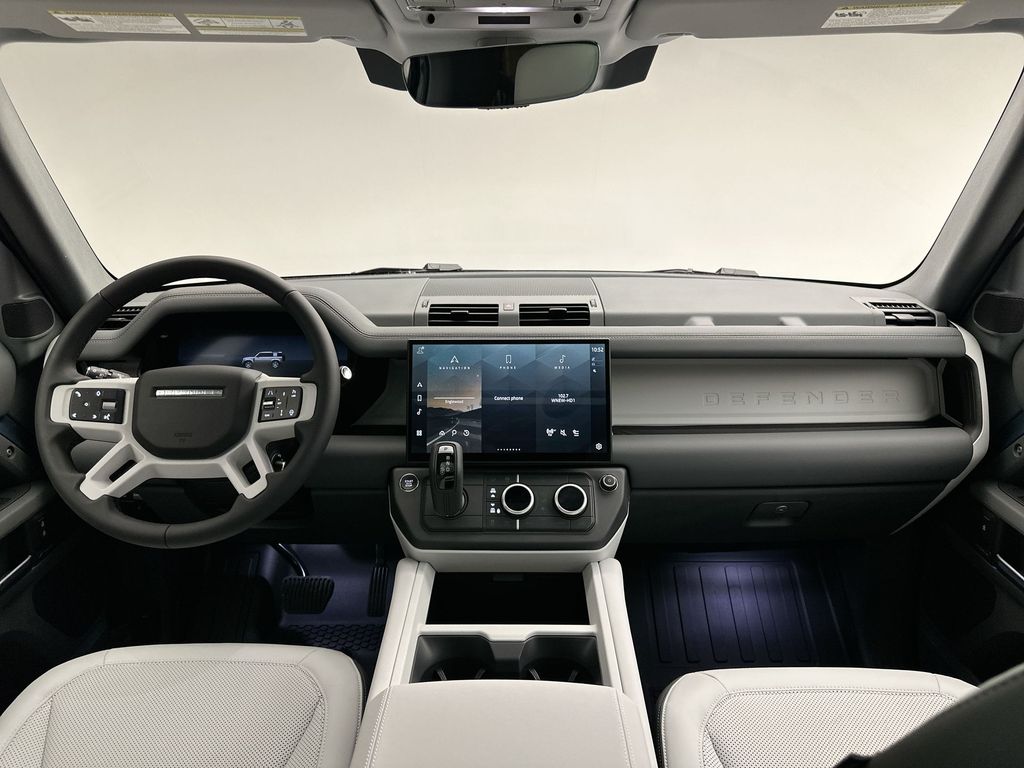 2026 Land Rover Defender 110 photo 7