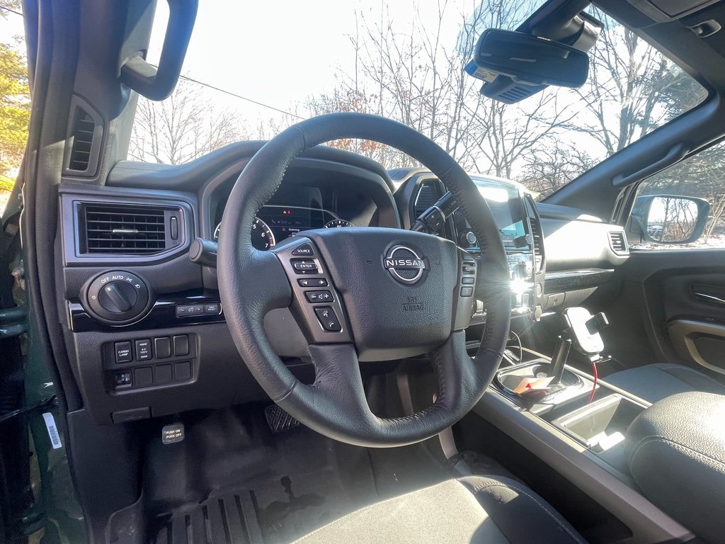2024 Nissan Titan SV photo 9