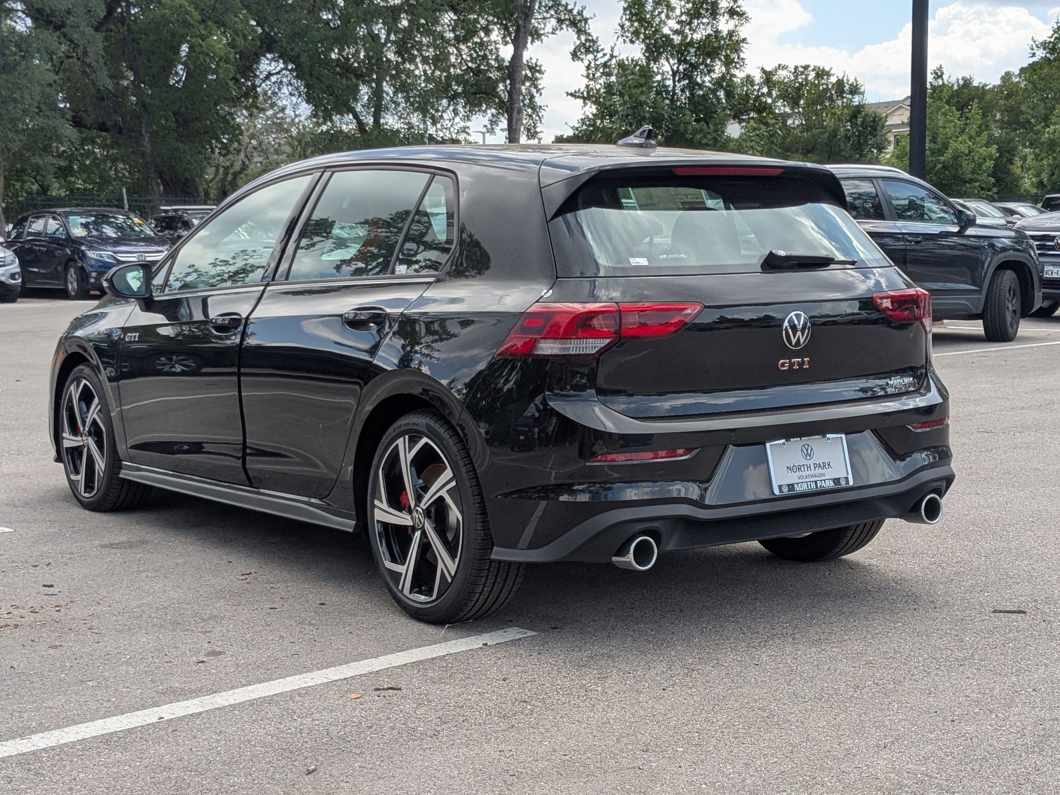 2025 Volkswagen Golf GTI SE photo 3