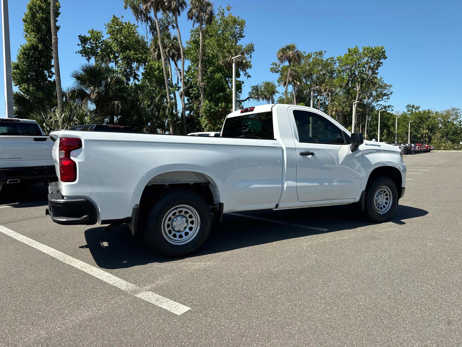 2025 Chevrolet Silverado 1500 photo 3