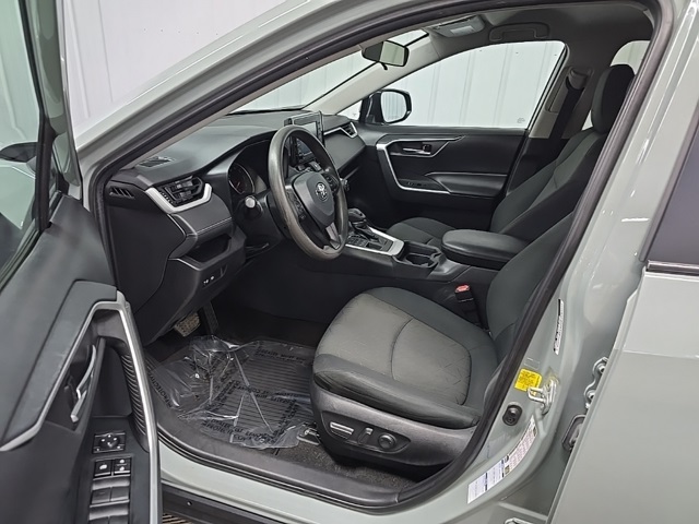 2021 Toyota RAV4 XLE photo 22