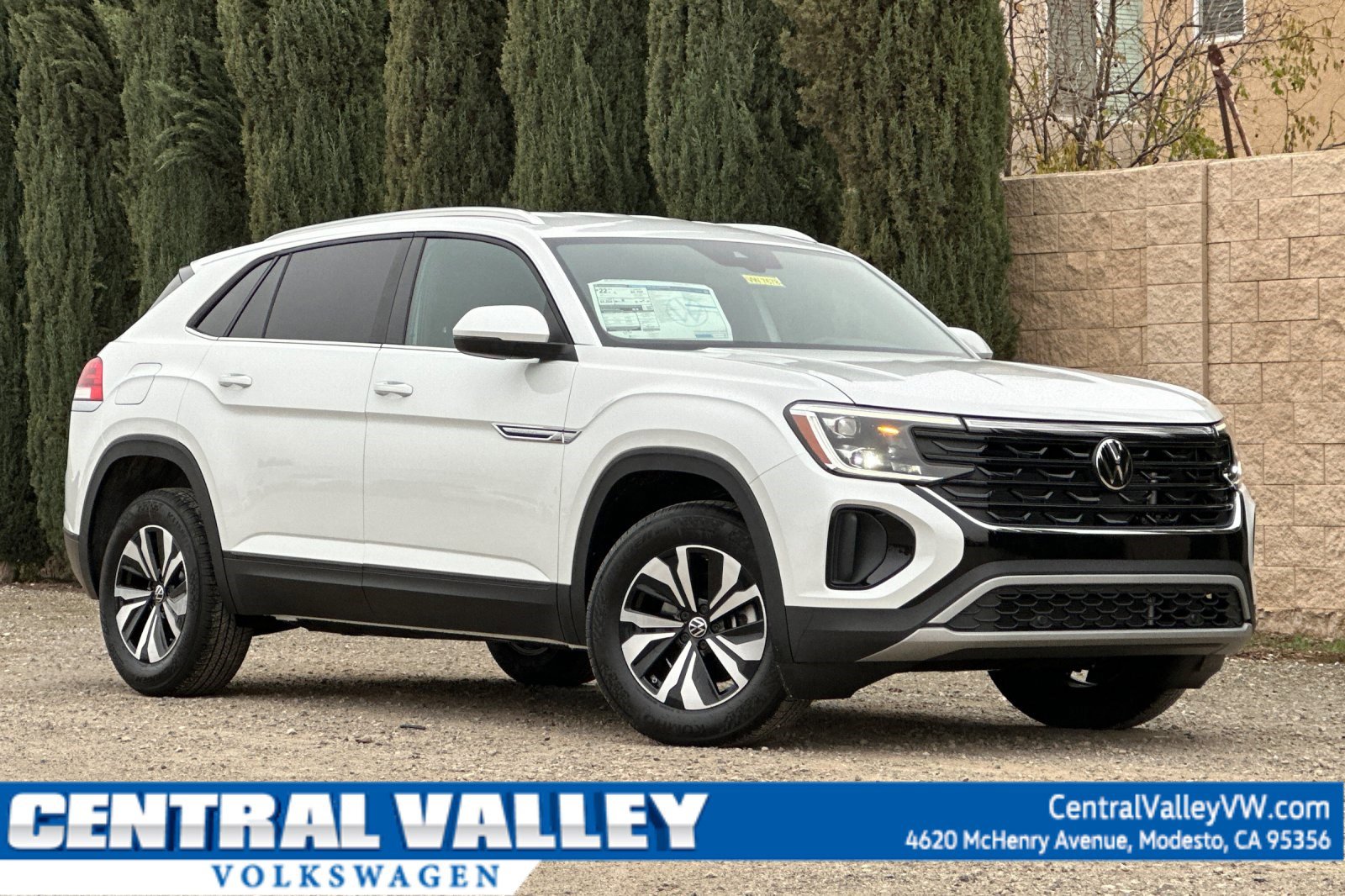 2026 Volkswagen Atlas Cross Sport SE's photo