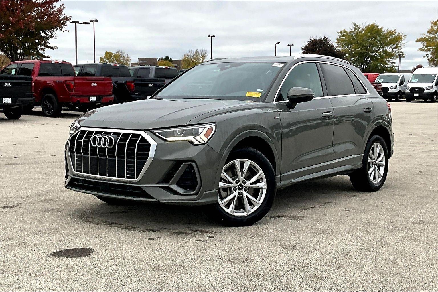 2023 Audi Q3 S line Premium photo 2