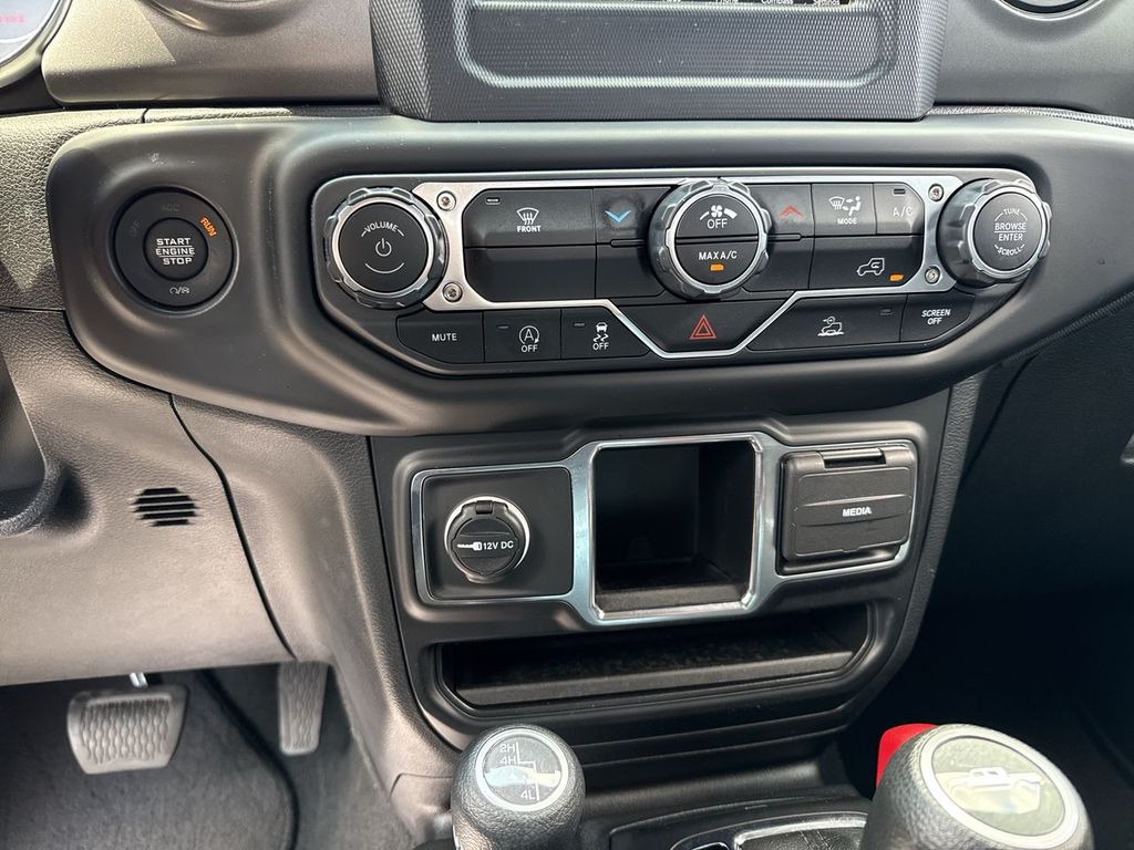 2023 Jeep Gladiator Sport photo 19